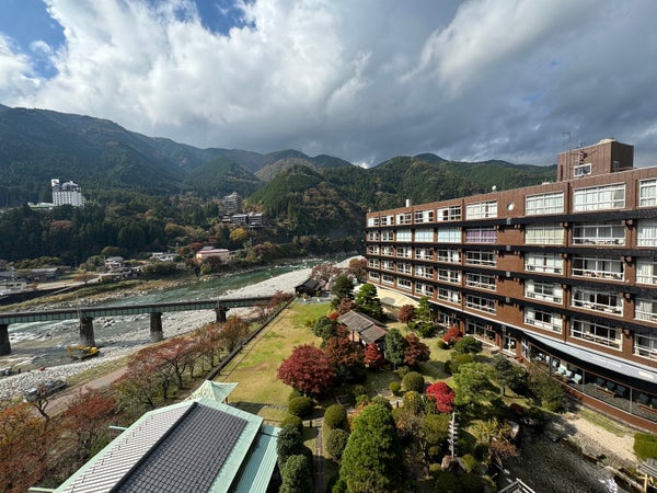 【静岡県内発】 日本三名湯の一つ!下呂温泉と紅葉の香嵐渓 飛騨高山と2大宿場町 妻籠宿と馬籠宿1